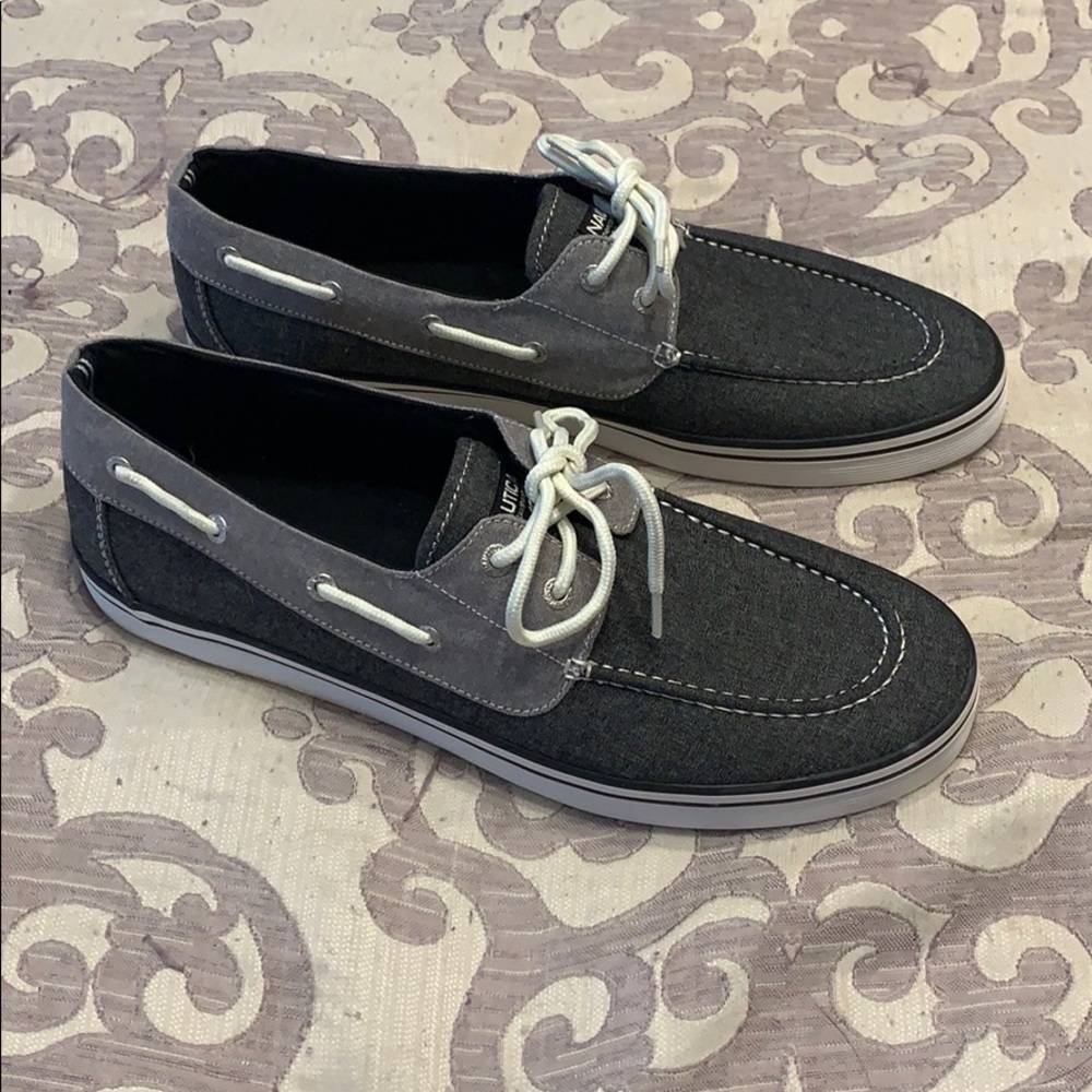 NWOT Men’s Nautica boat shoes size 12